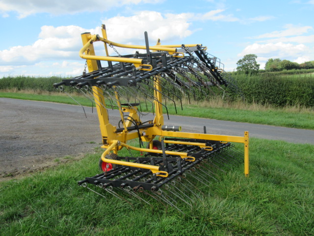 Shelbourne/Parmiter grass harrows - Agricultural Machinery Bought & Sold